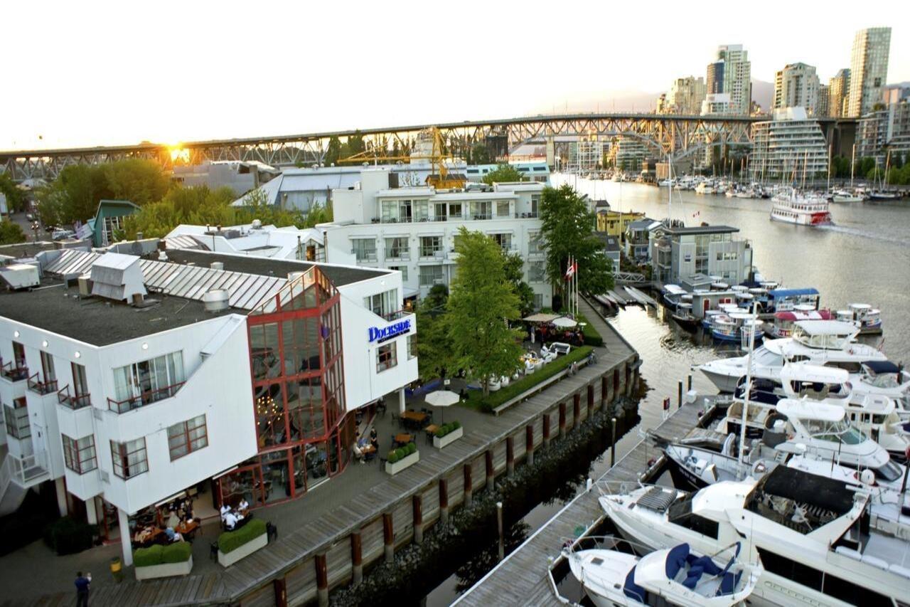 Granville Island Hotel Ванкувър Екстериор снимка