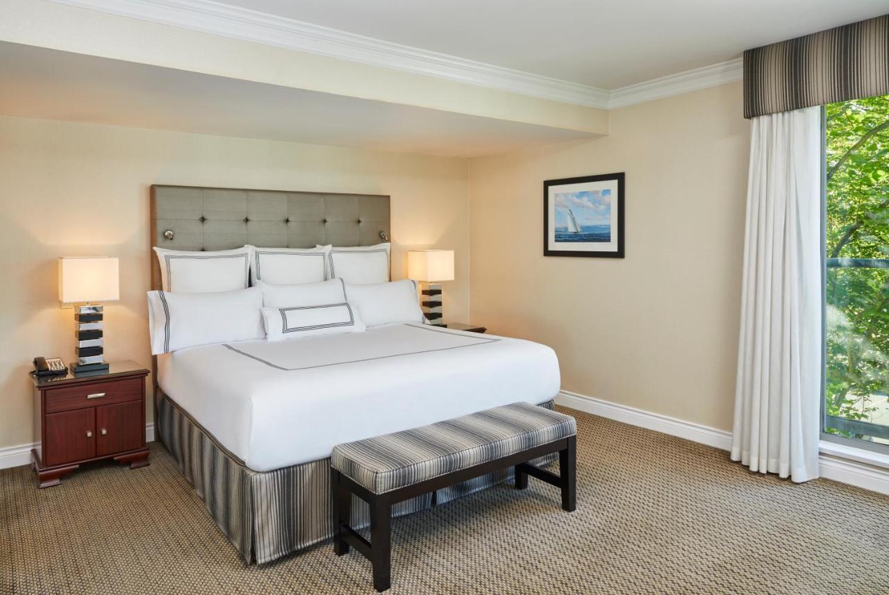 Granville Island Hotel Ванкувър Екстериор снимка