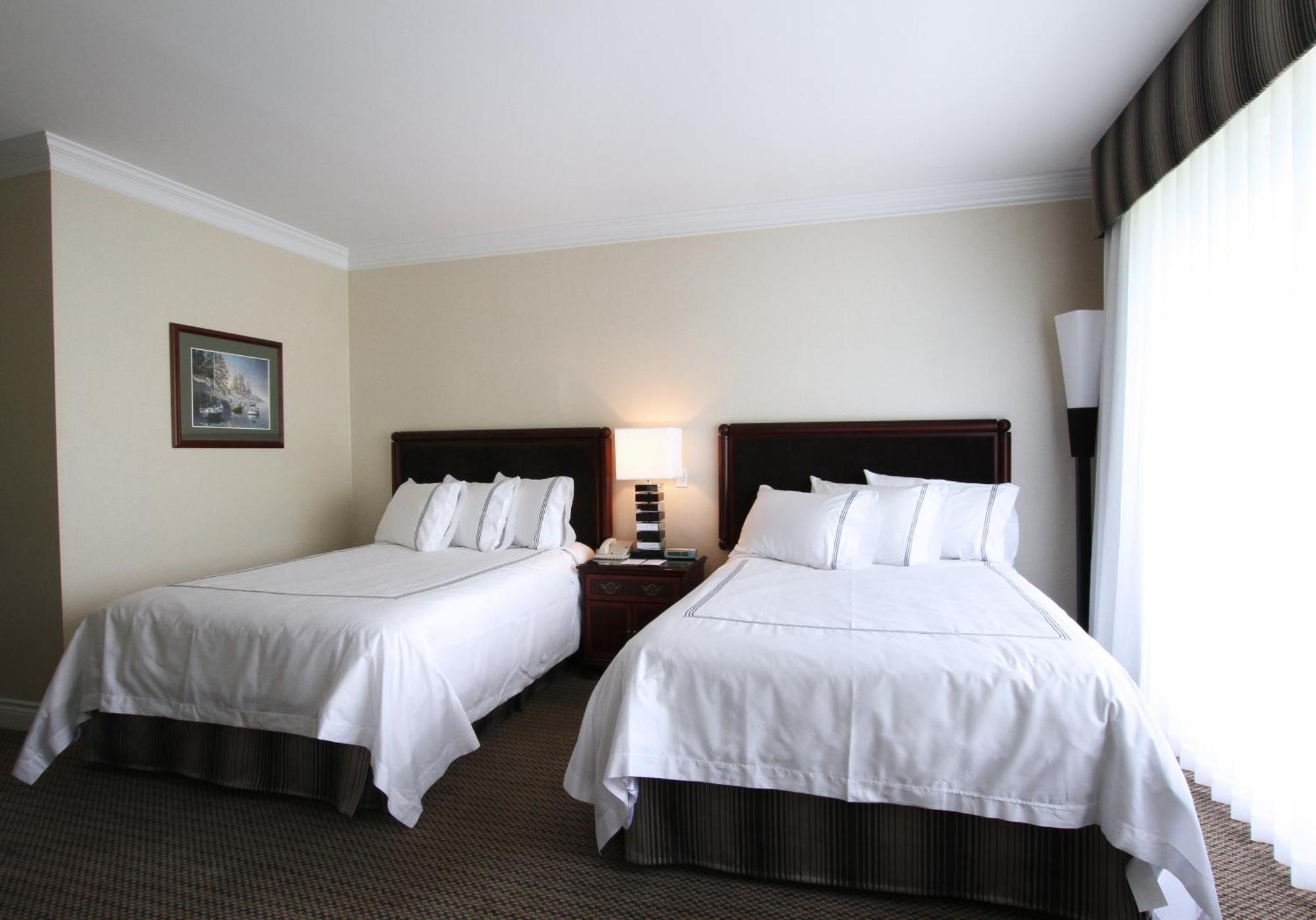Granville Island Hotel Ванкувър Екстериор снимка