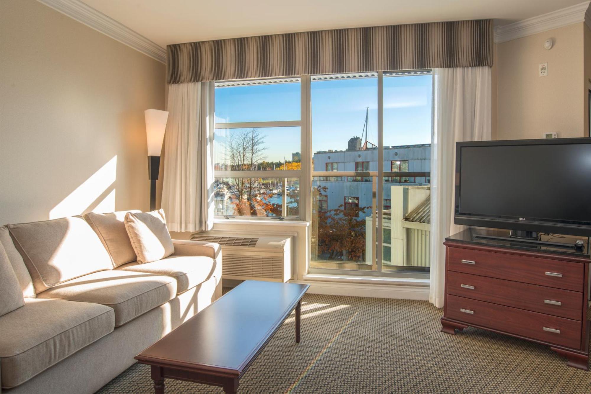 Granville Island Hotel Ванкувър Екстериор снимка