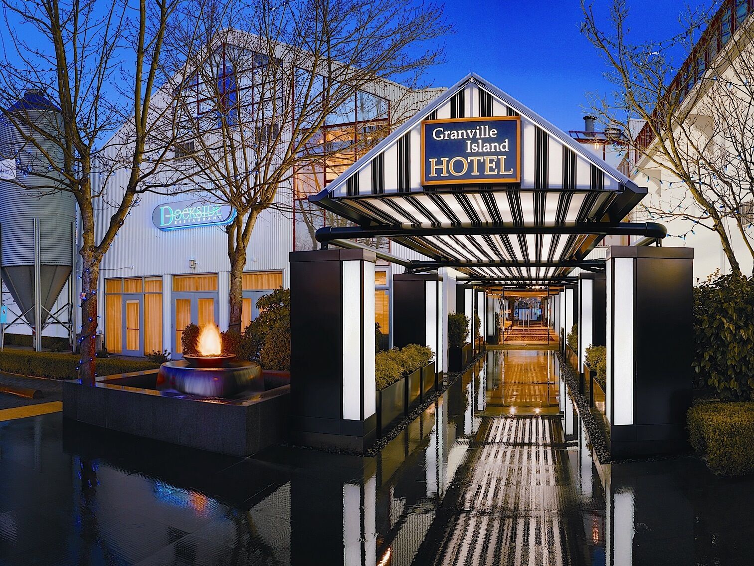 Granville Island Hotel Ванкувър Екстериор снимка